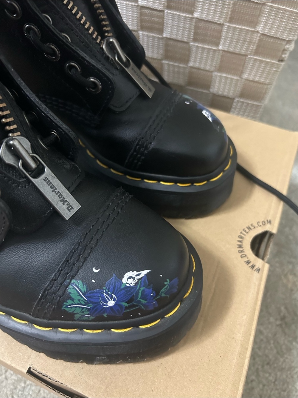 NWB Dr. Martens Mystic Floral Sinclair combat boots w/ zipper & laces (size 6) - Picture 5 of 9